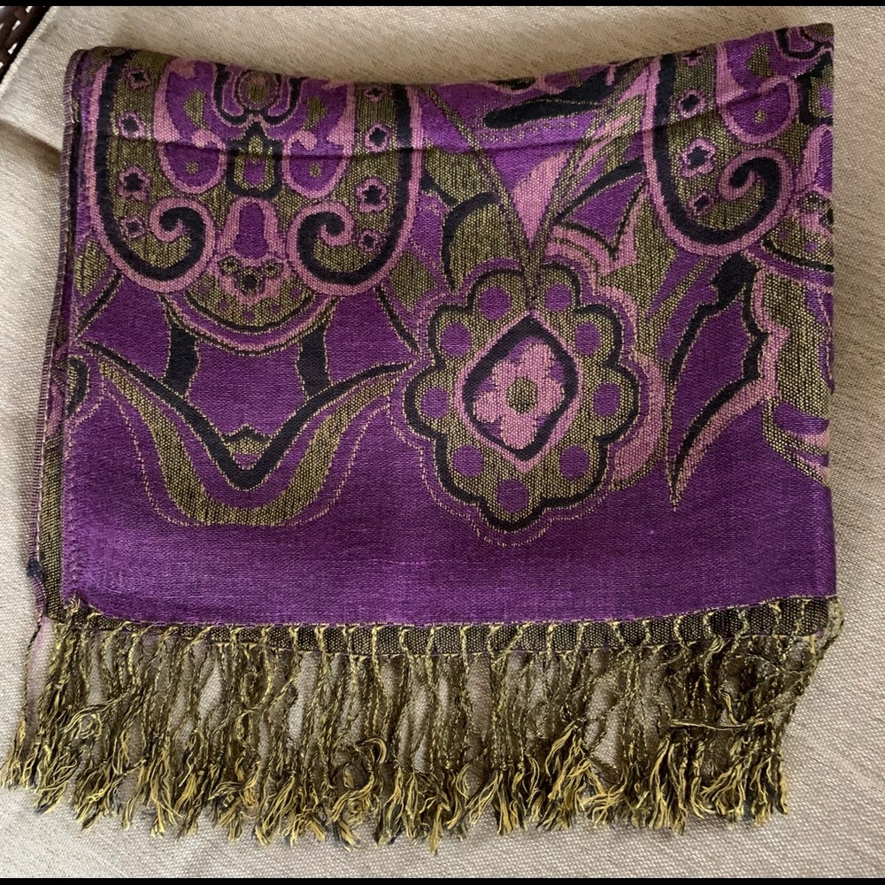 New Scarf/Shaw/Wrap. Purple/Gold